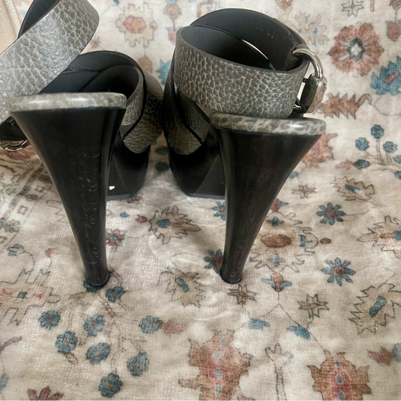 Gucci Old Libeccio Anthracite Platform Heels - Picture 8 of 9